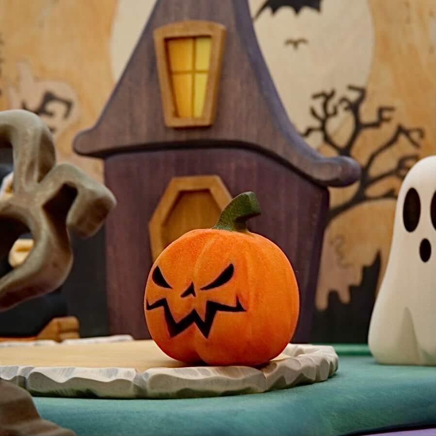 Mako Halloween Pumpkin 2