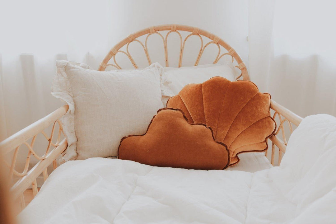 Velvet “Gold Pearl” Shell Pillow