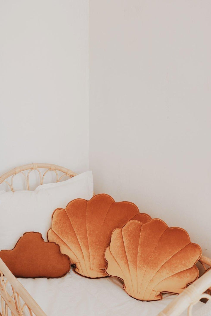 Velvet “Gold Pearl” Shell Pillow