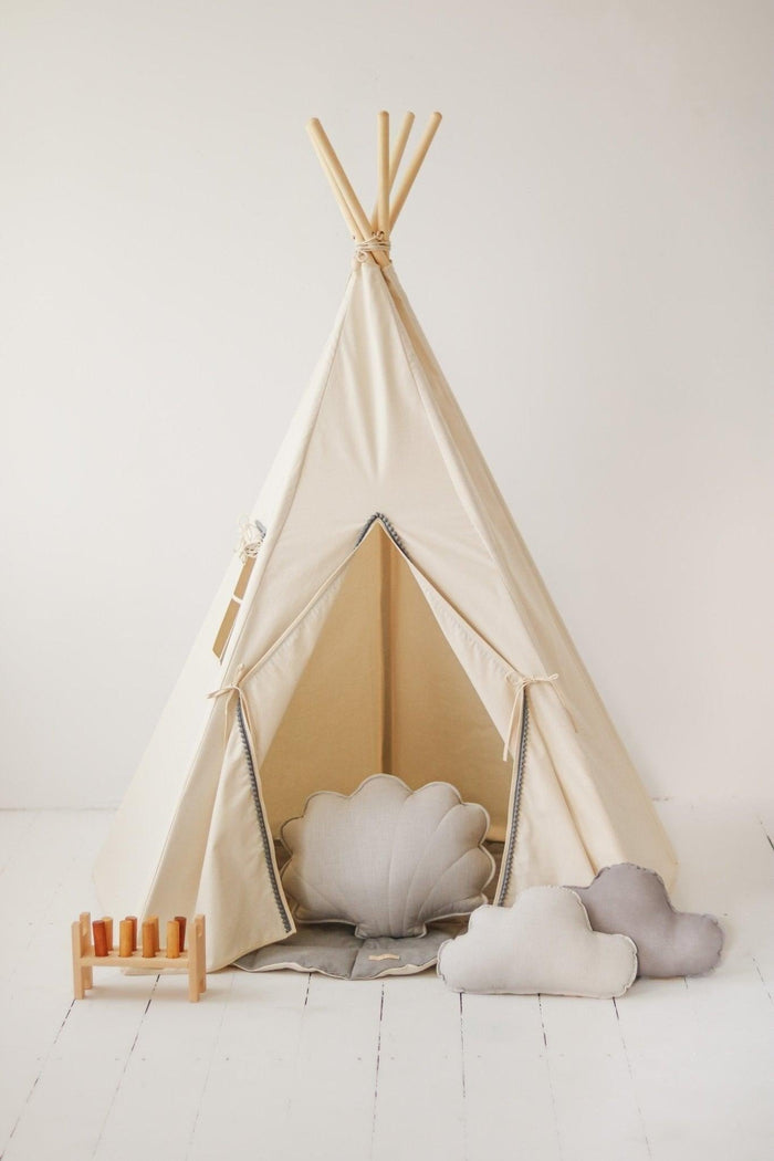 “Grey Pompoms” Teepee Tent with Pompoms